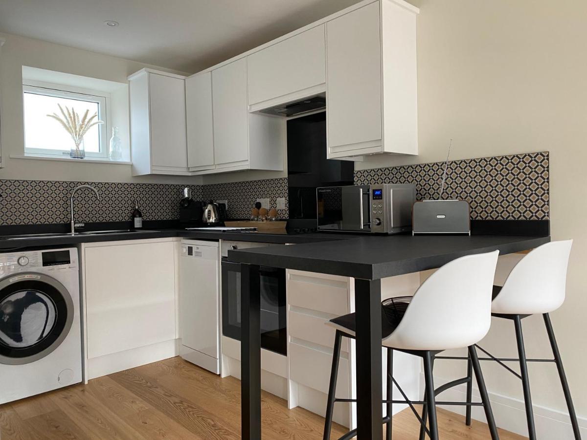 New Studio Apartment - Minutes Walk To Cathedral Salisbury Eksteriør billede