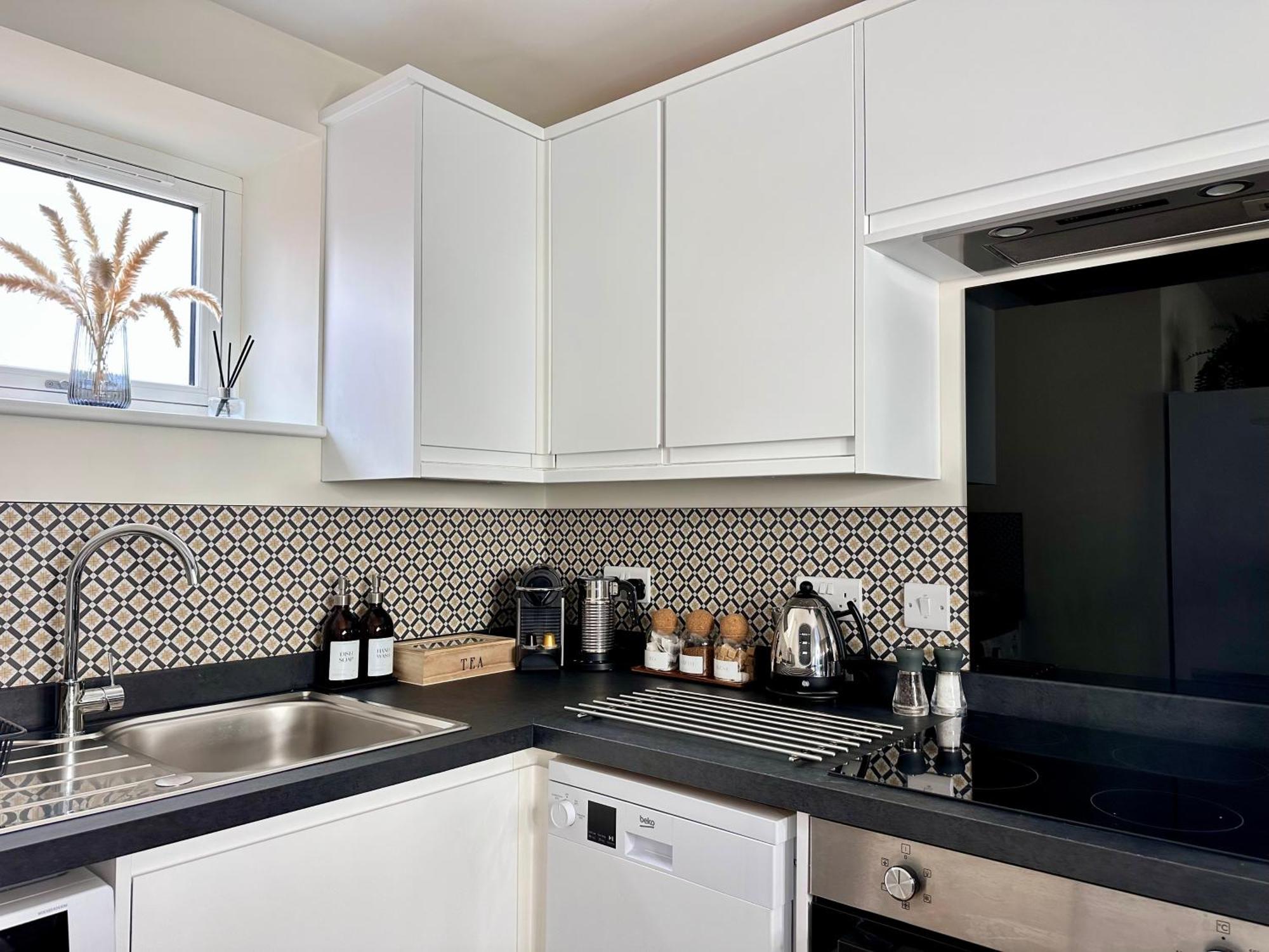 New Studio Apartment - Minutes Walk To Cathedral Salisbury Eksteriør billede