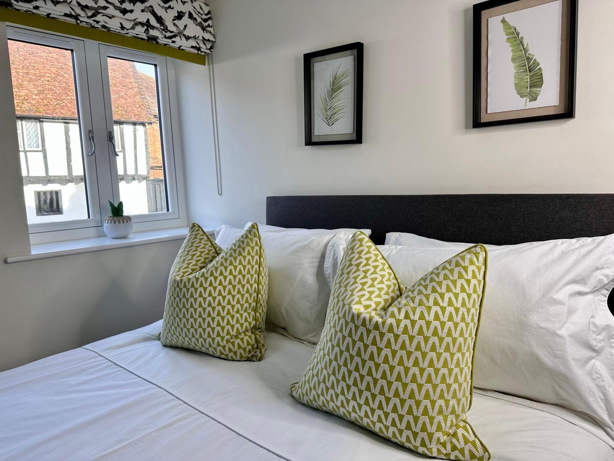 New Studio Apartment - Minutes Walk To Cathedral Salisbury Eksteriør billede